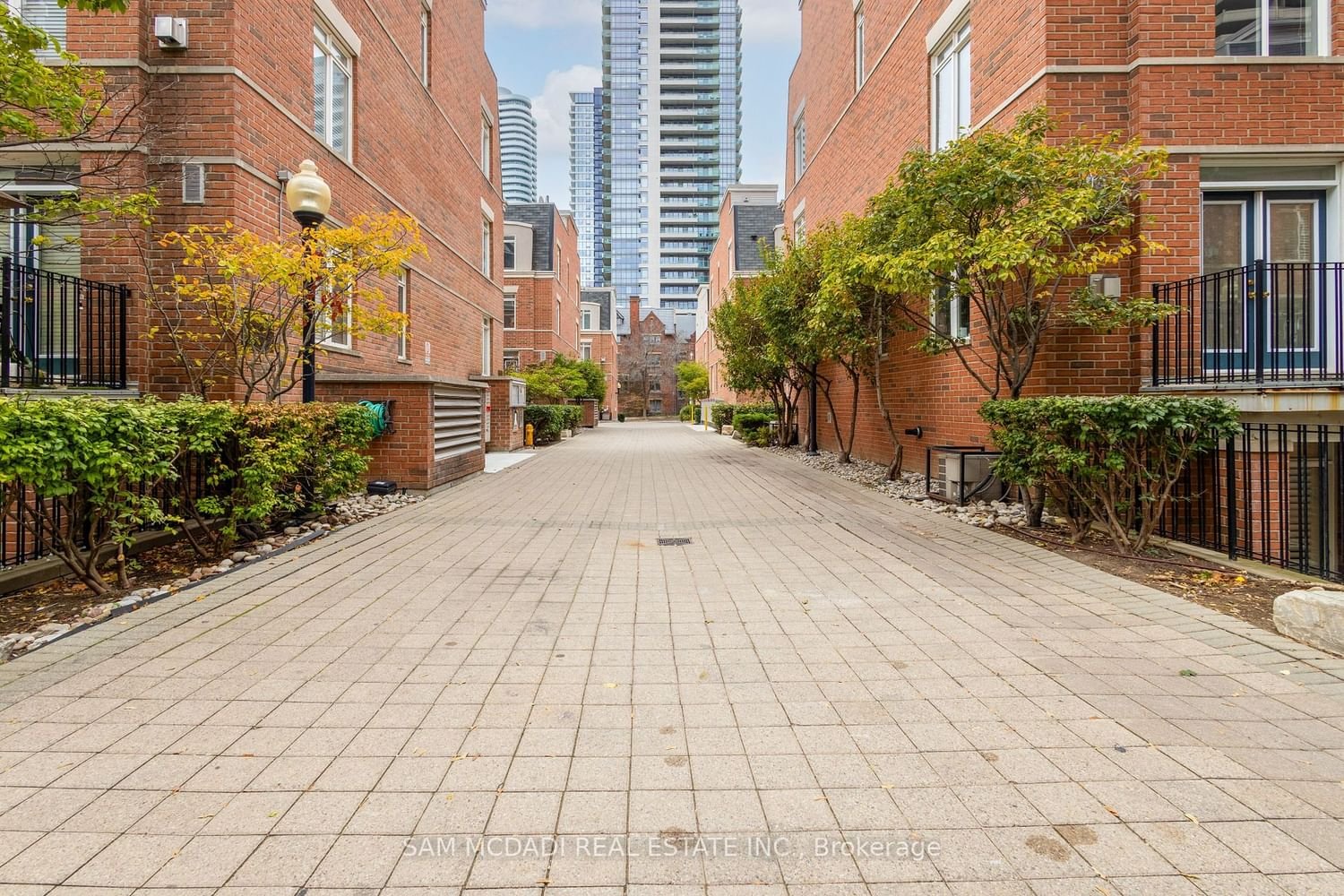 415 Jarvis St, unit 144 for rent - image #20