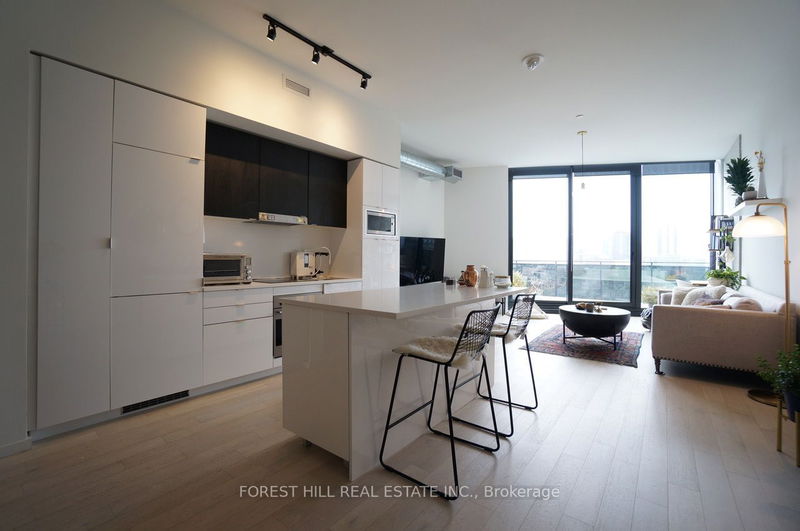21 Lawren Harris Sq, unit Ph04 for rent in Corktown - image #2