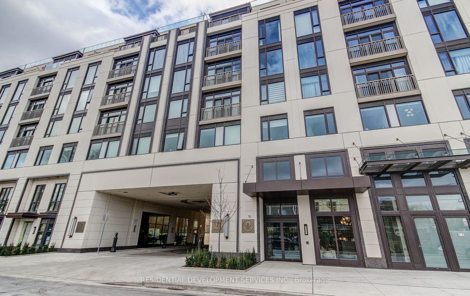 2781 Yonge St, unit Lph 804 for sale