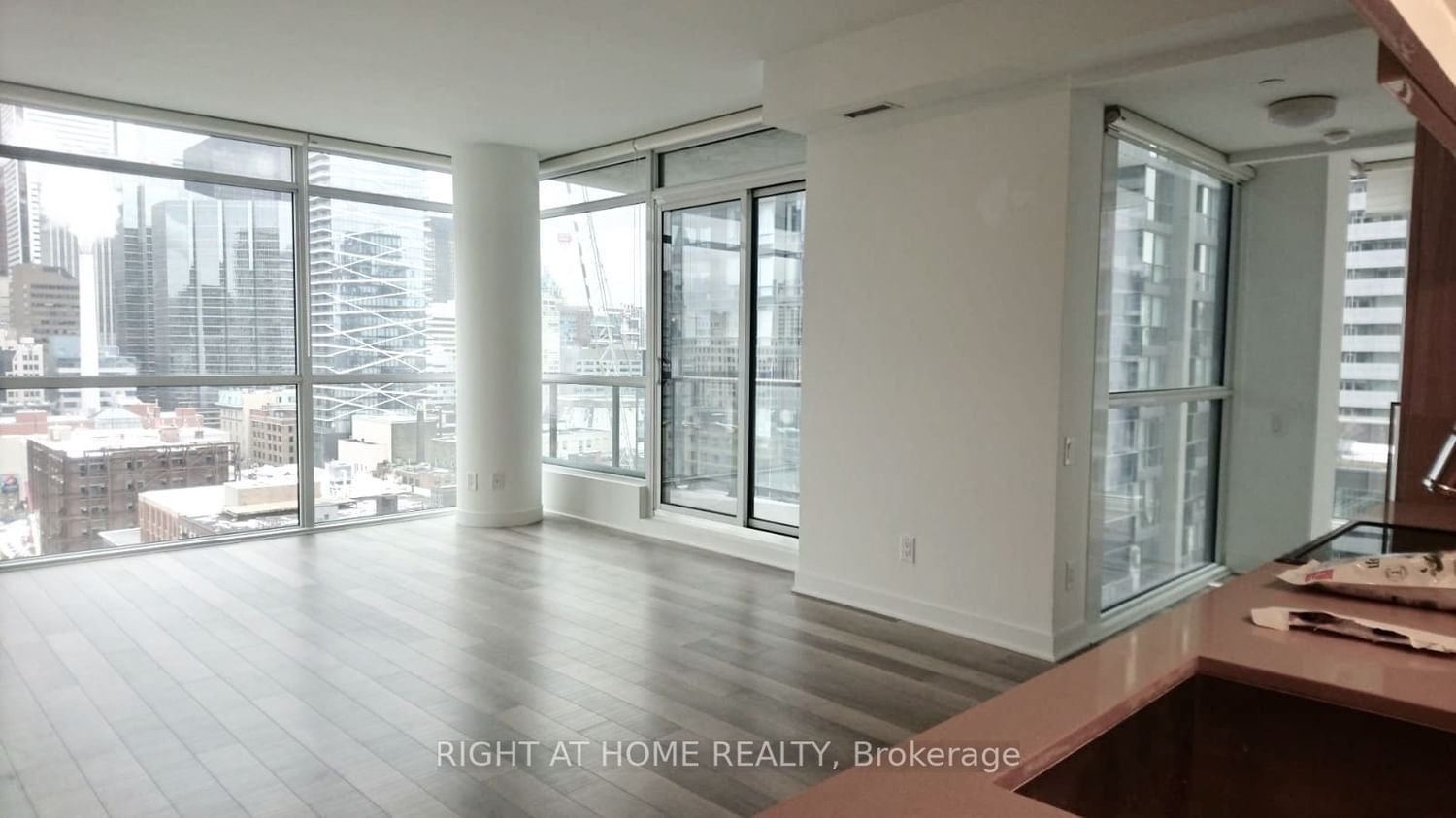 290 Adelaide St W, unit 1310 for rent - image #1