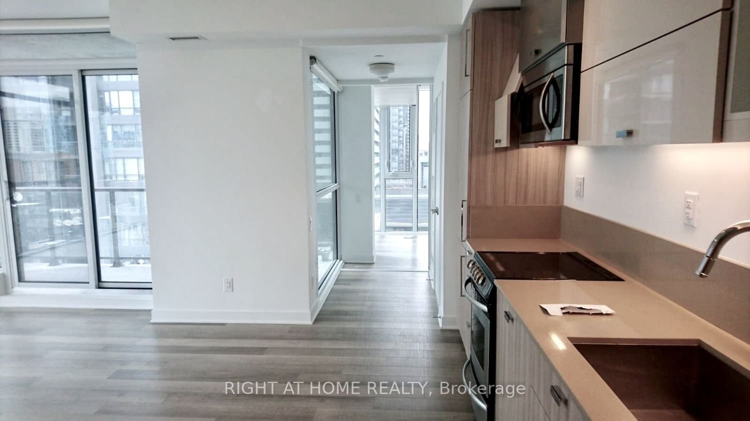290 Adelaide St W, unit 1310 for rent - image #4
