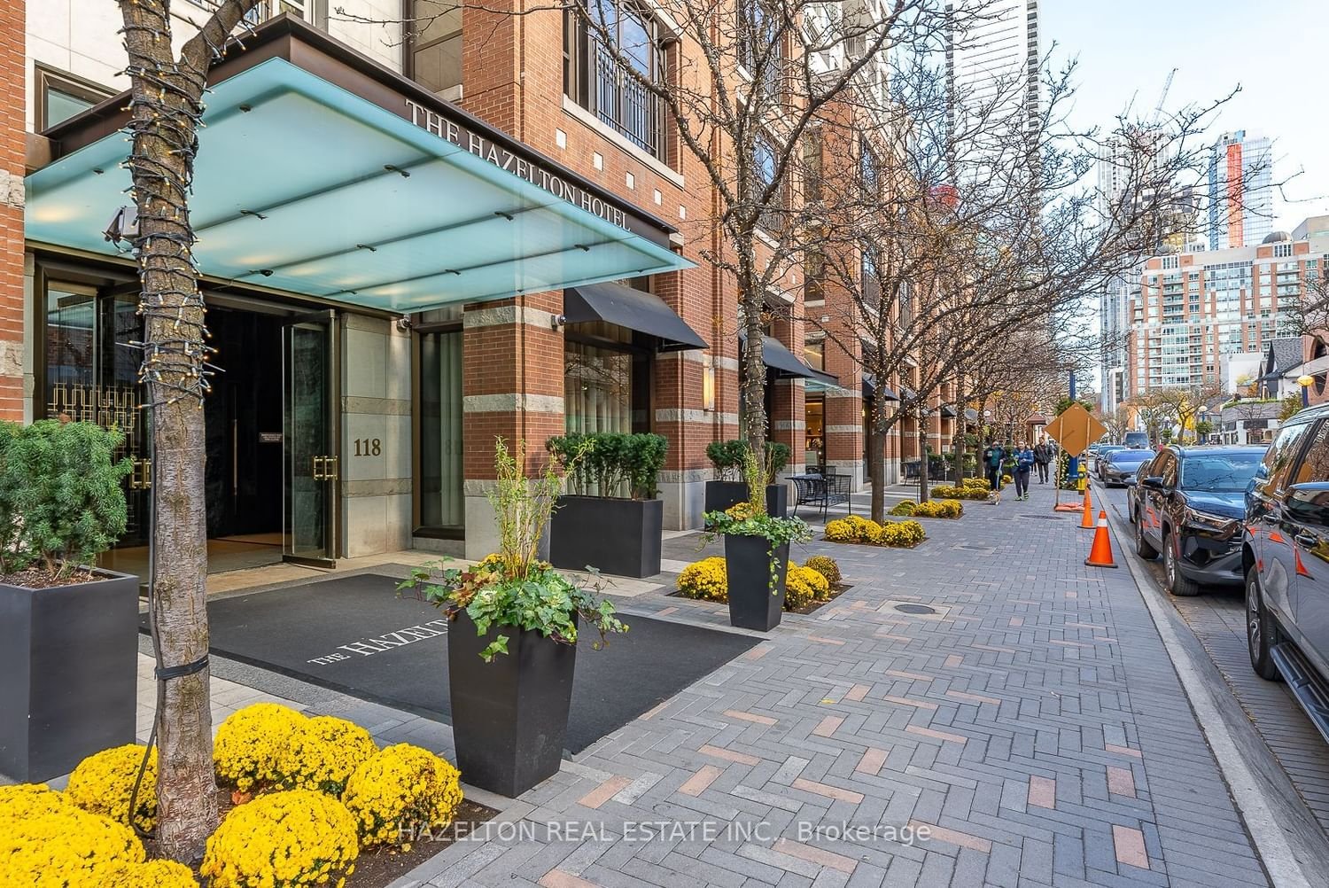 118 Yorkville Ave, unit 601 for sale - image #1