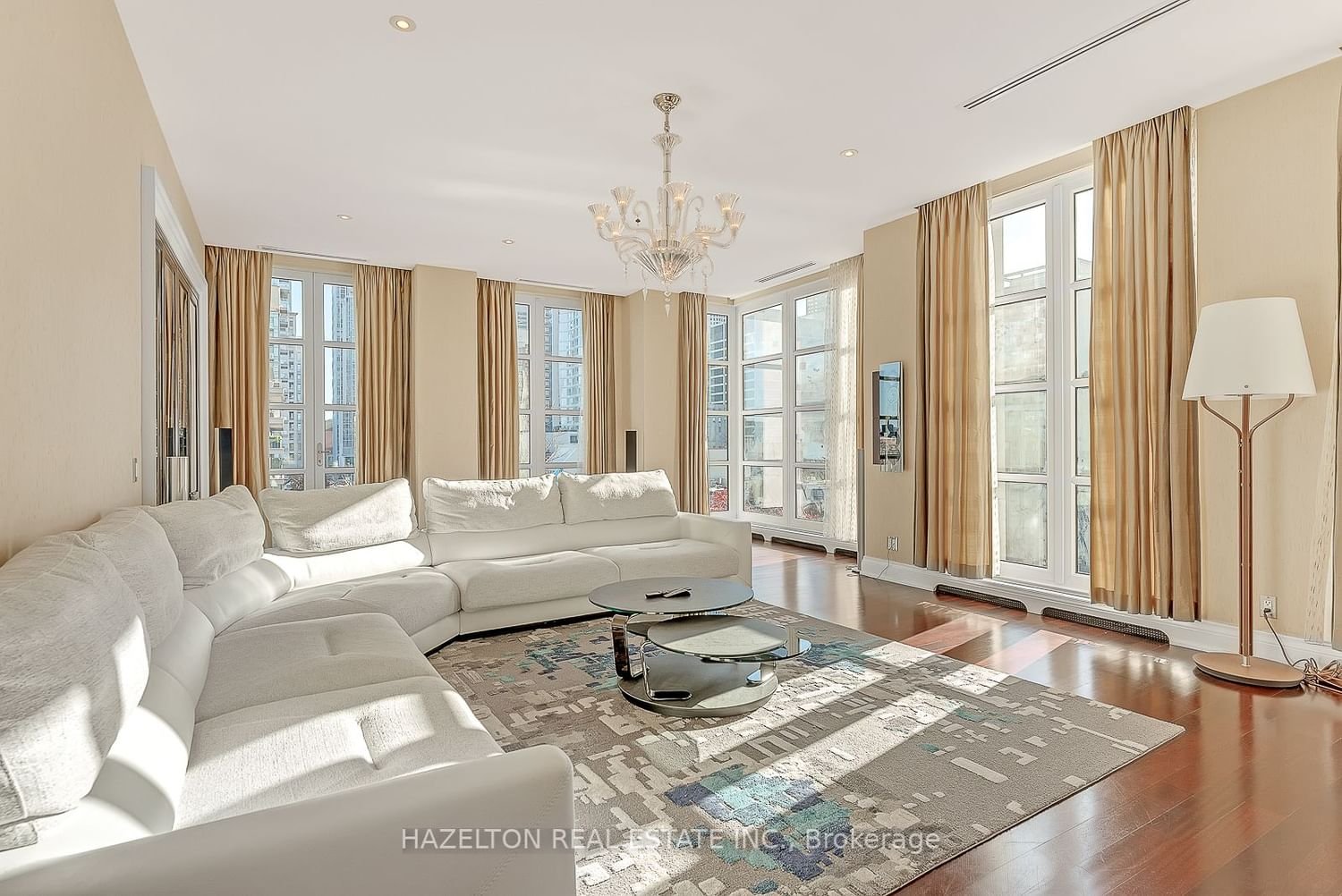 118 Yorkville Ave, unit 601 for sale - image #12