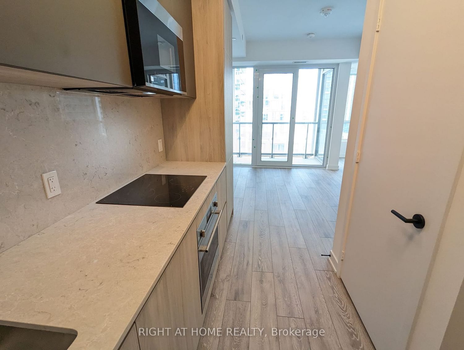 108 Peter St, unit 1713 for rent