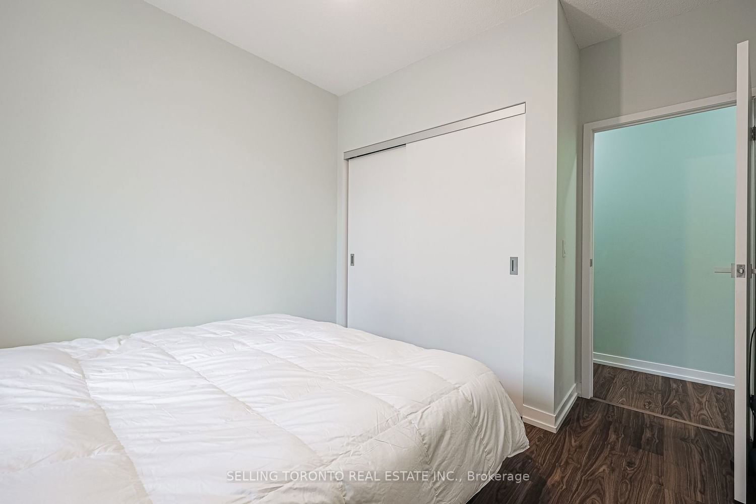 89 Dunfield Ave, unit 603 for rent - image #8