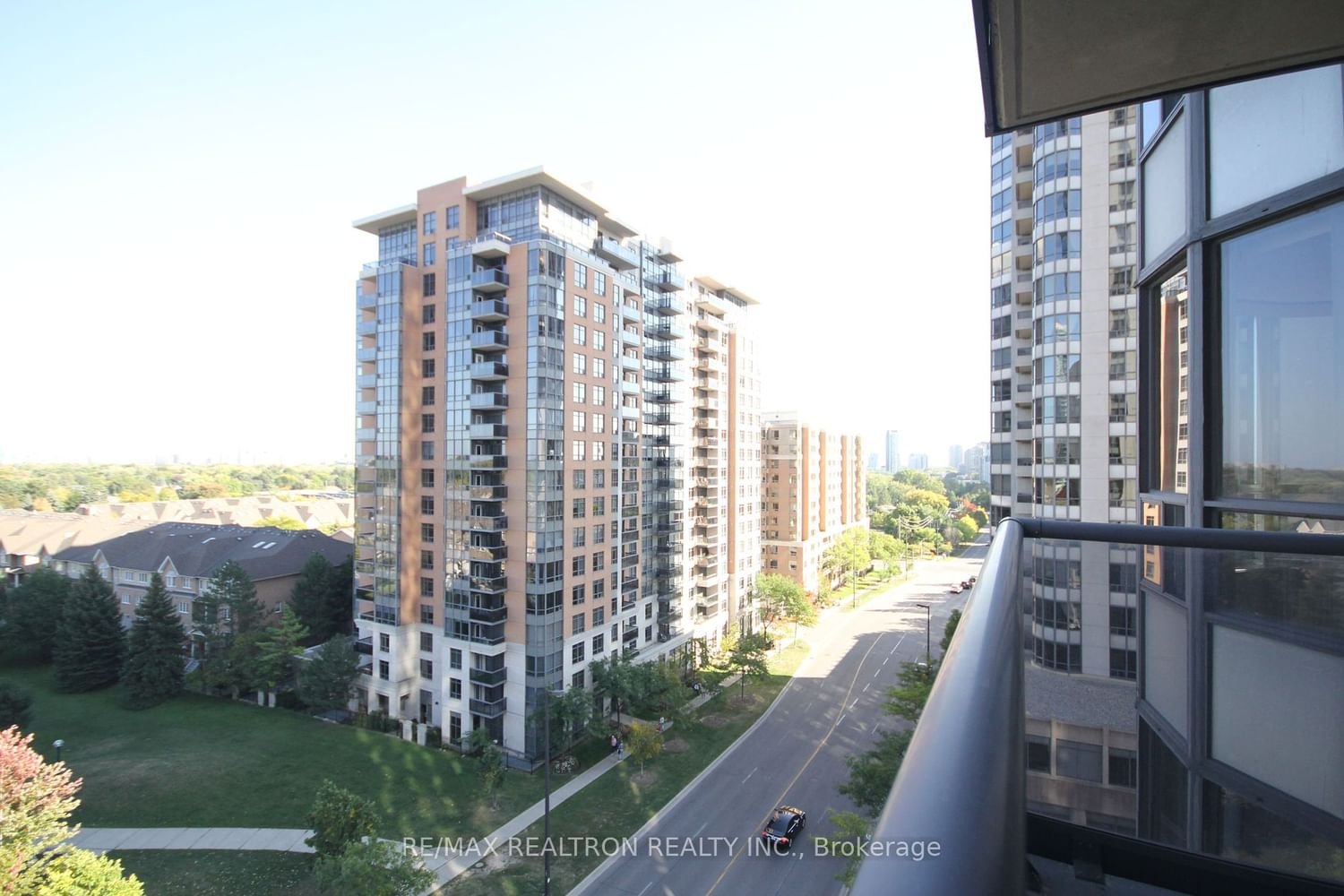 10 Northtown Way, unit 804 for rent - image #17