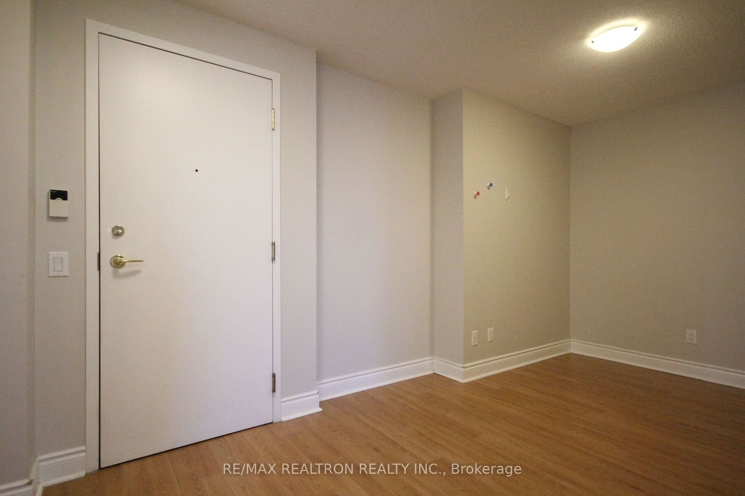 10 Northtown Way, unit 804 for rent - image #4
