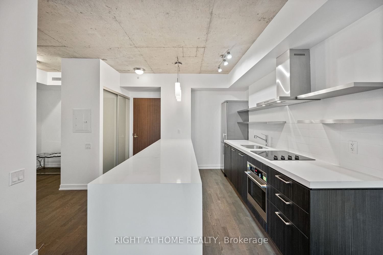 560 King St W, unit 407 for rent - image #10