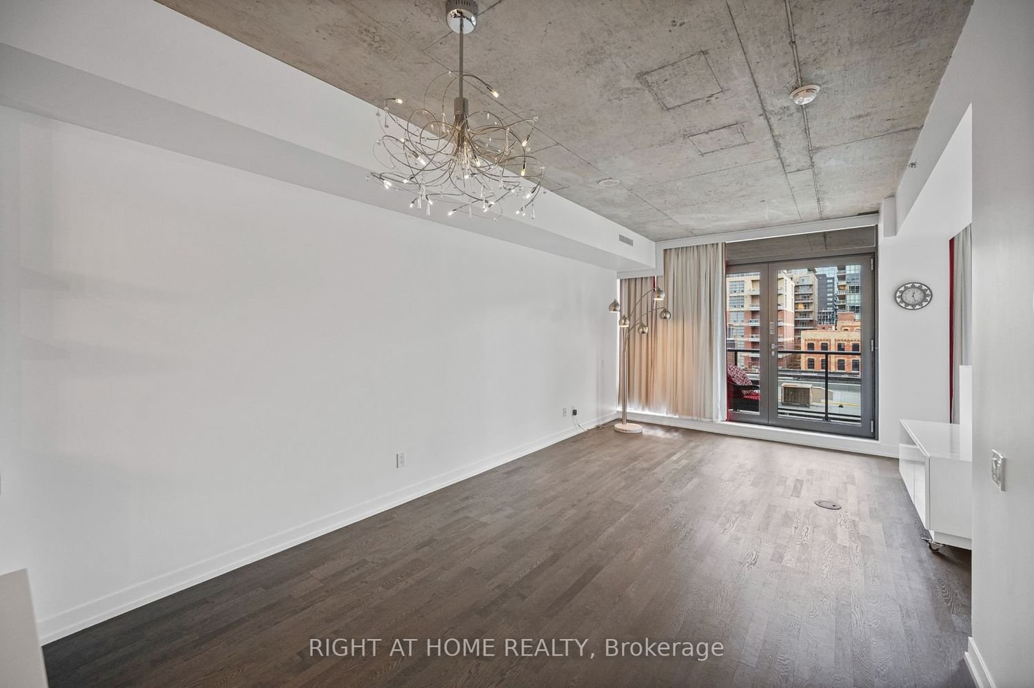 560 King St W, unit 407 for rent - image #11