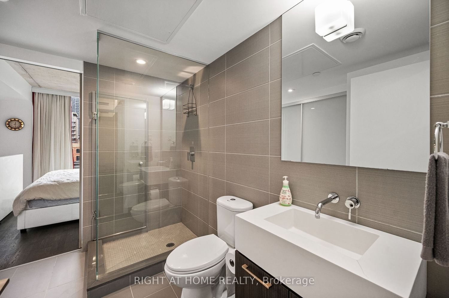 560 King St W, unit 407 for rent - image #23
