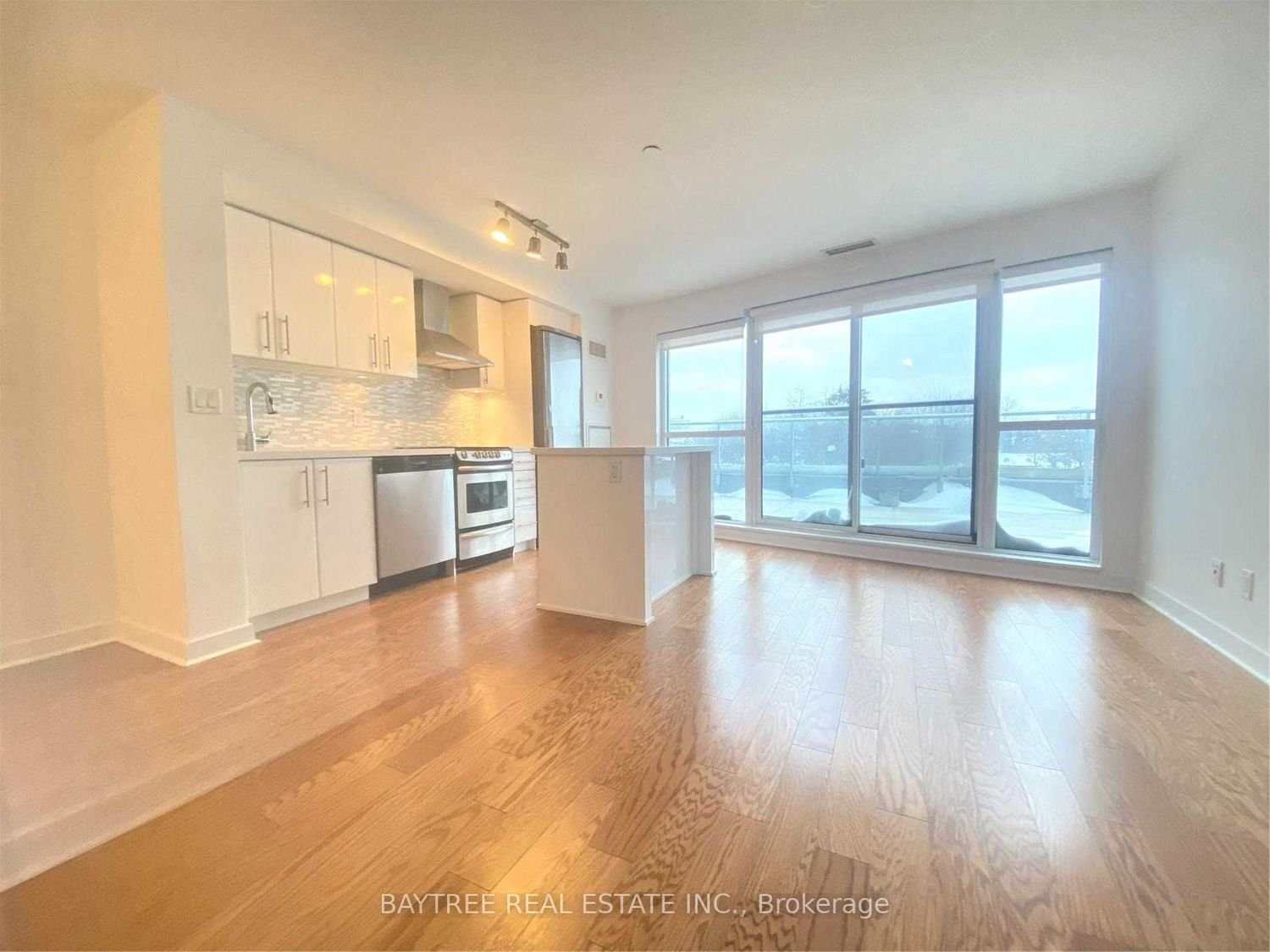 58 Orchard View Blvd, unit 404 for sale - image #4