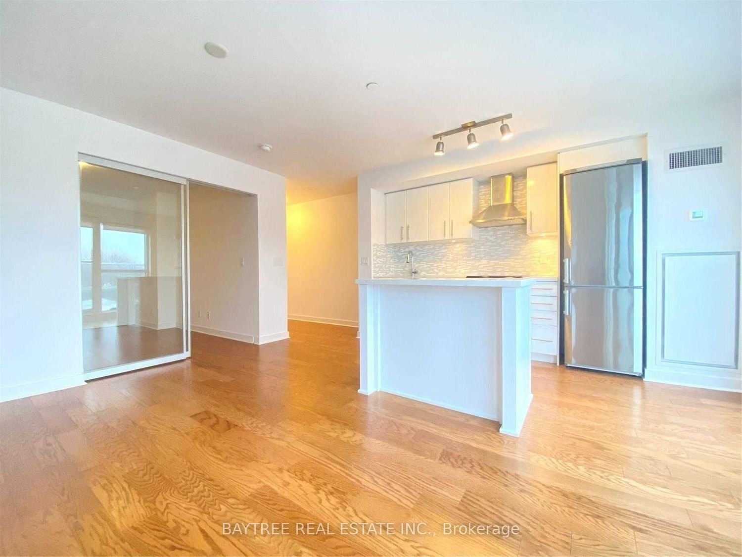 58 Orchard View Blvd, unit 404 for sale - image #7
