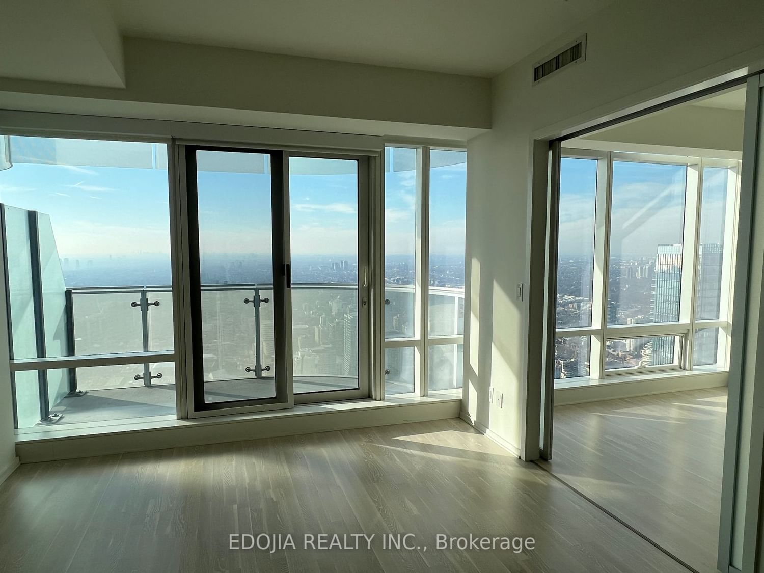 1 Bloor St E, unit 6408 for rent