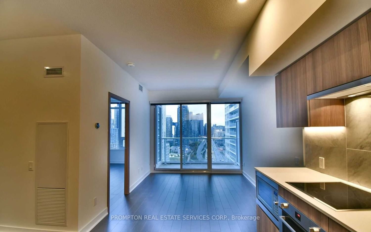 19 Bathurst St, unit 3507 for rent