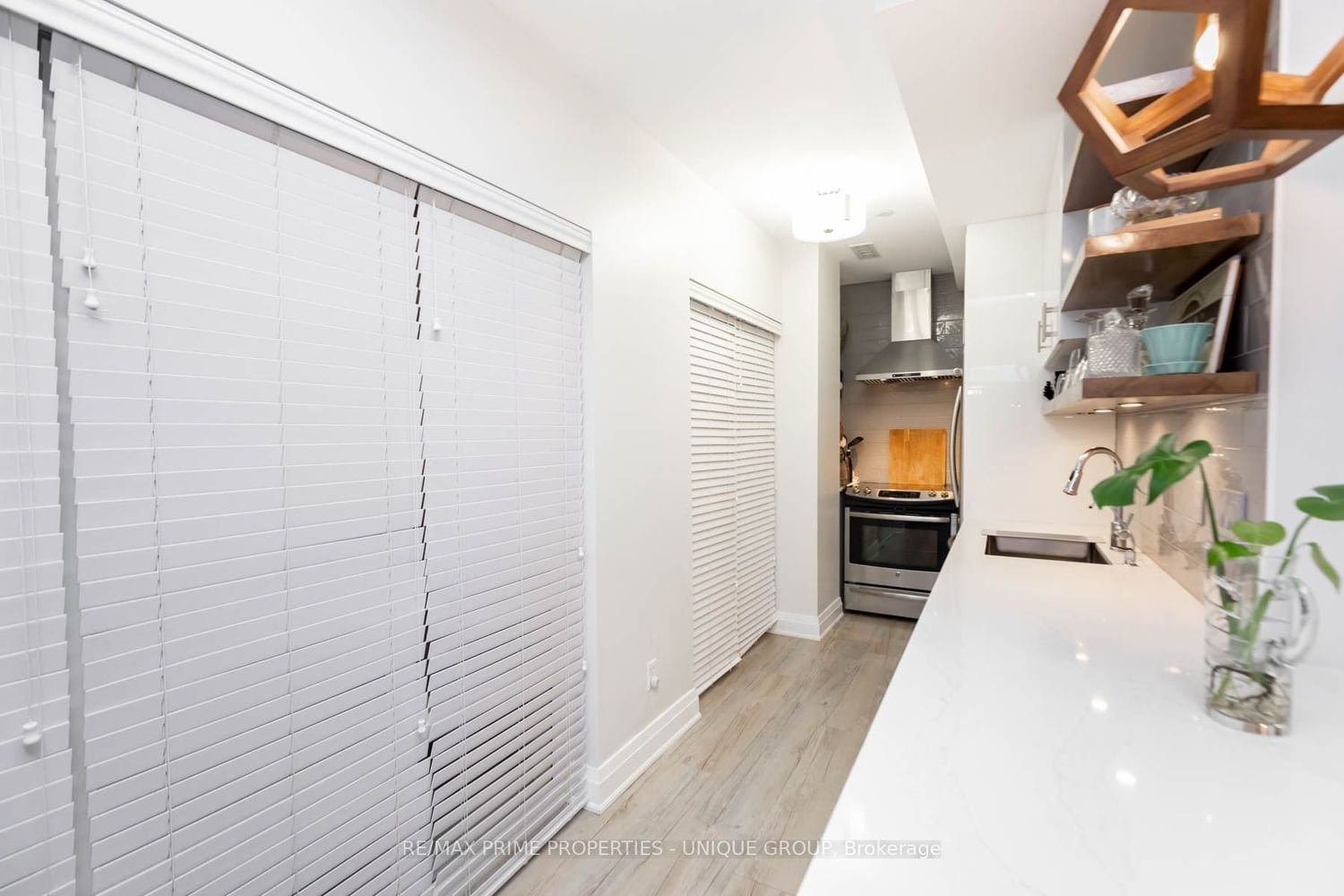 21 Shaftesbury Ave, unit G01 for rent - image #19