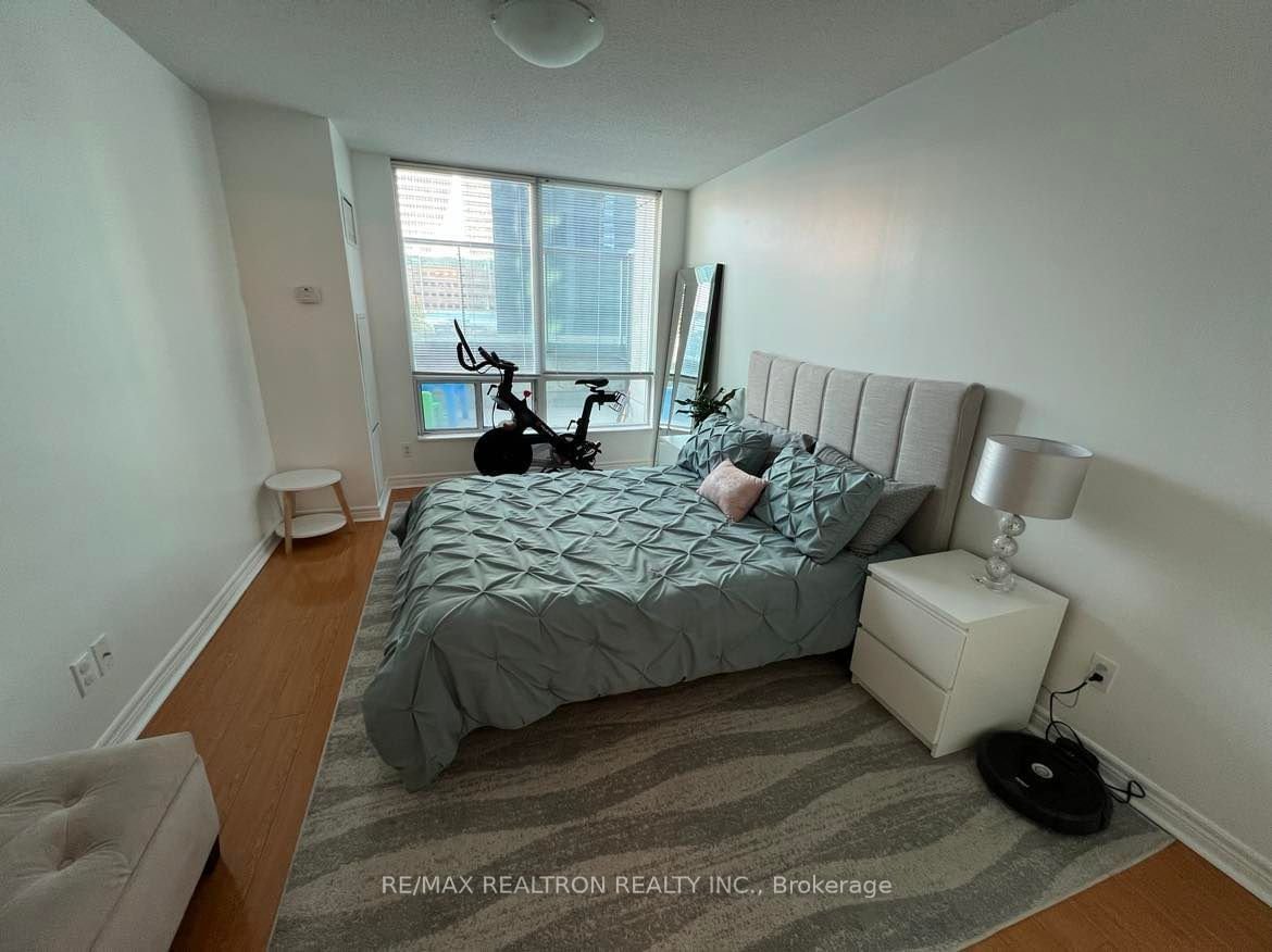 30 Grand Trunk Cres, unit 702 for rent - image #2
