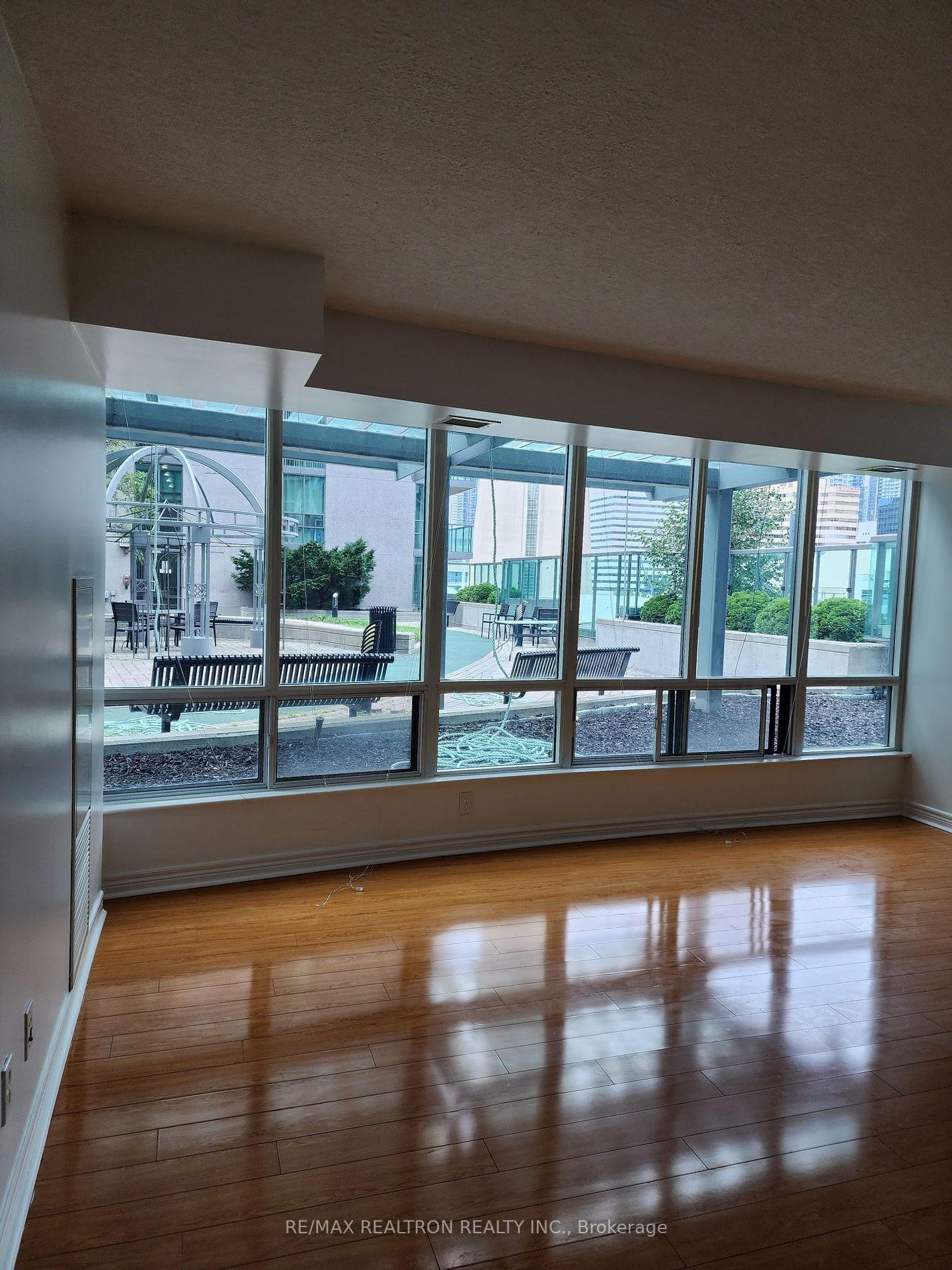 30 Grand Trunk Cres, unit 702 for rent - image #3