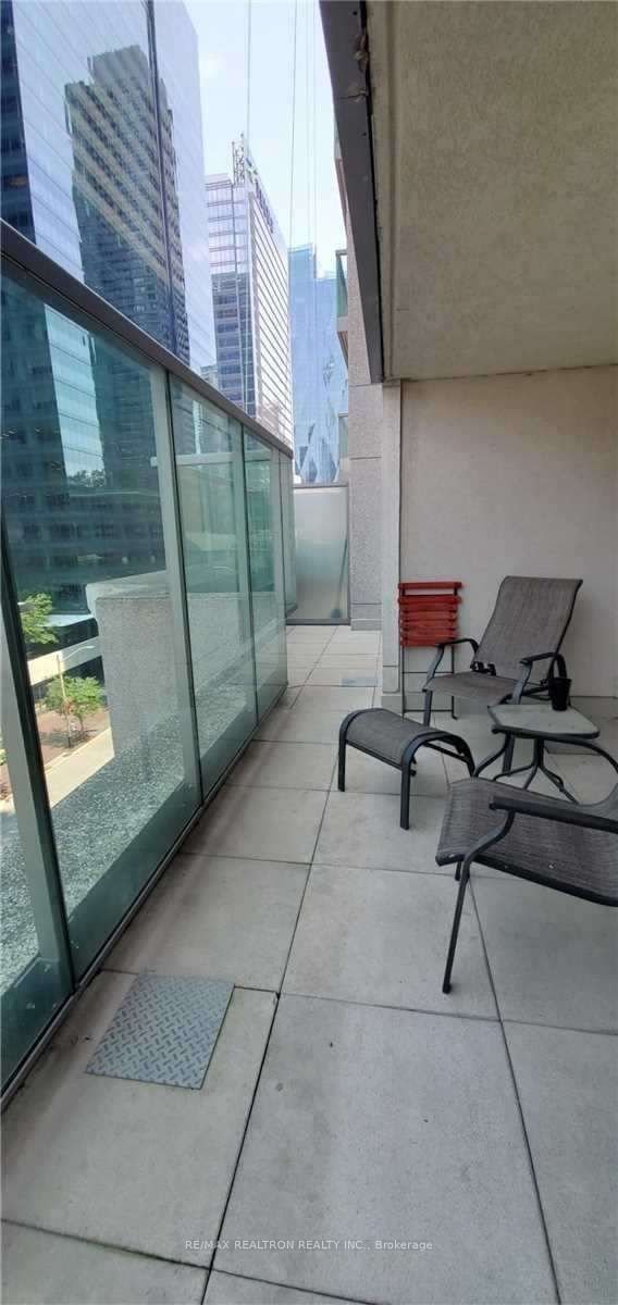 30 Grand Trunk Cres, unit 702 for rent - image #9