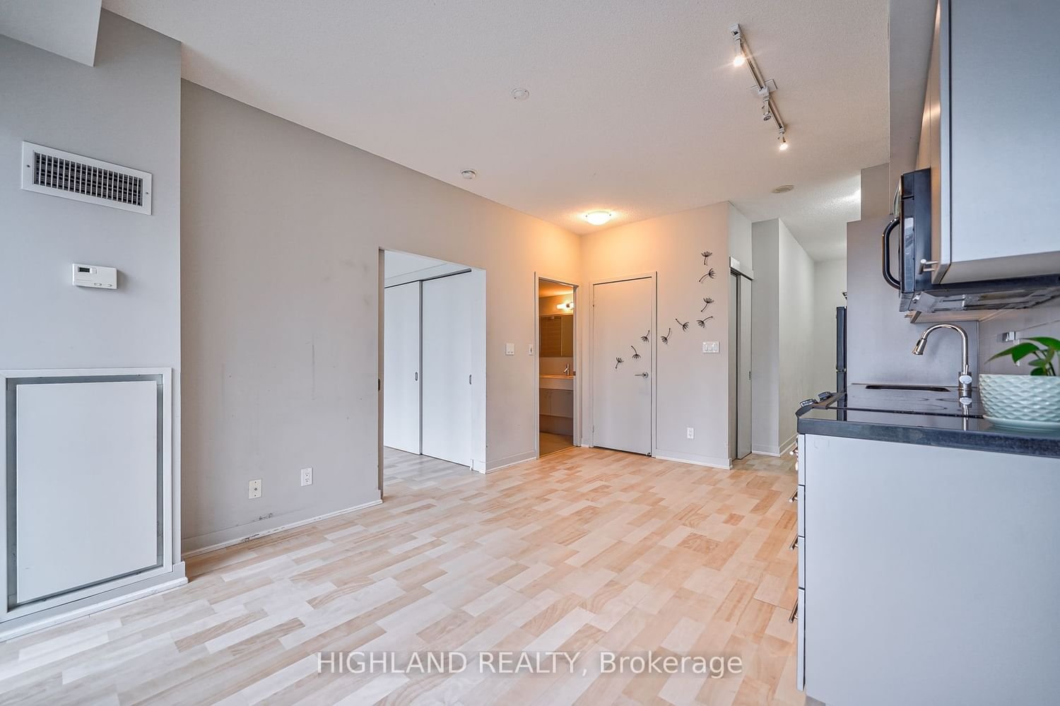 126 Simcoe St, unit 1409 for rent - image #10