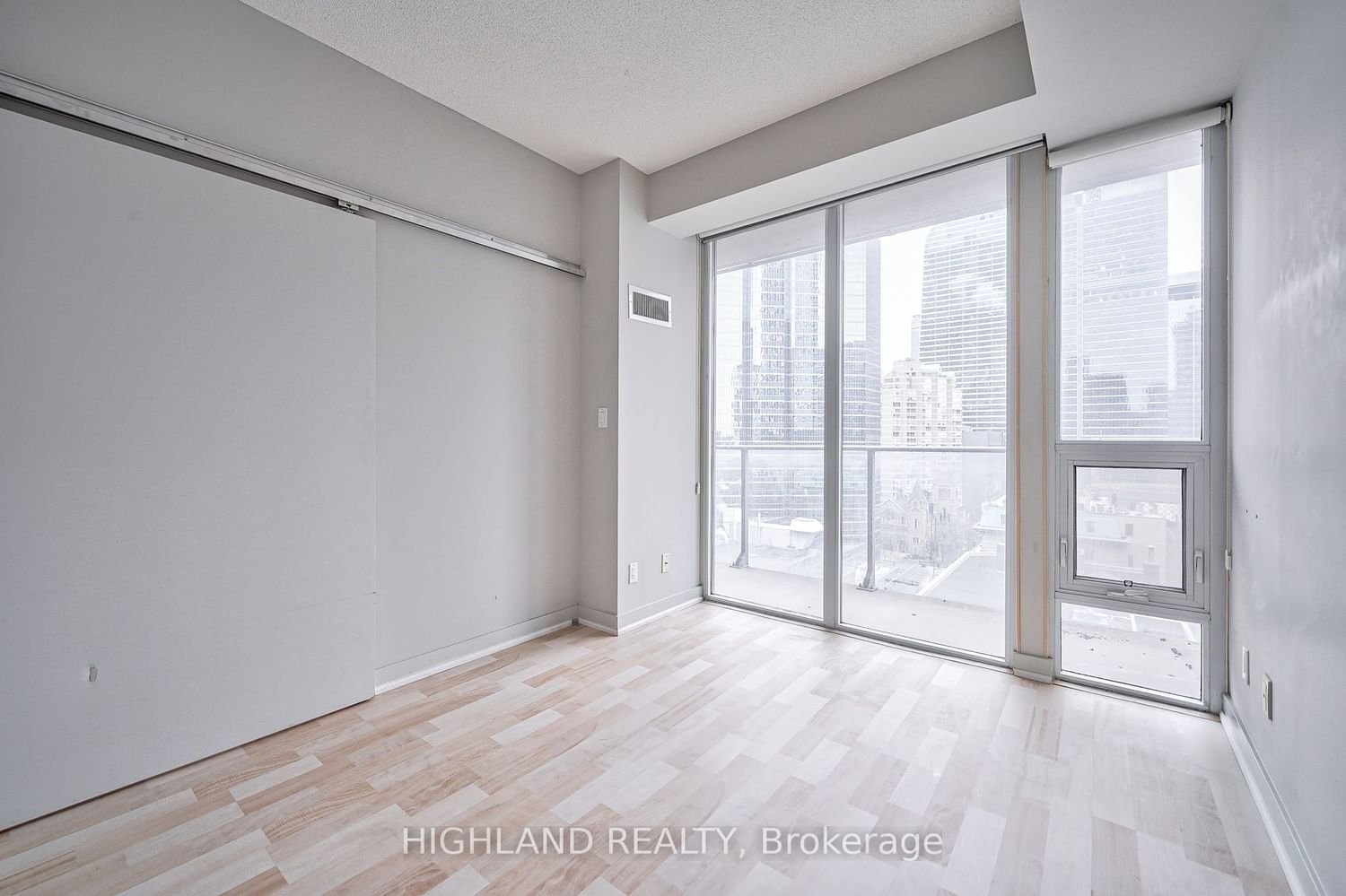 126 Simcoe St, unit 1409 for rent - image #14
