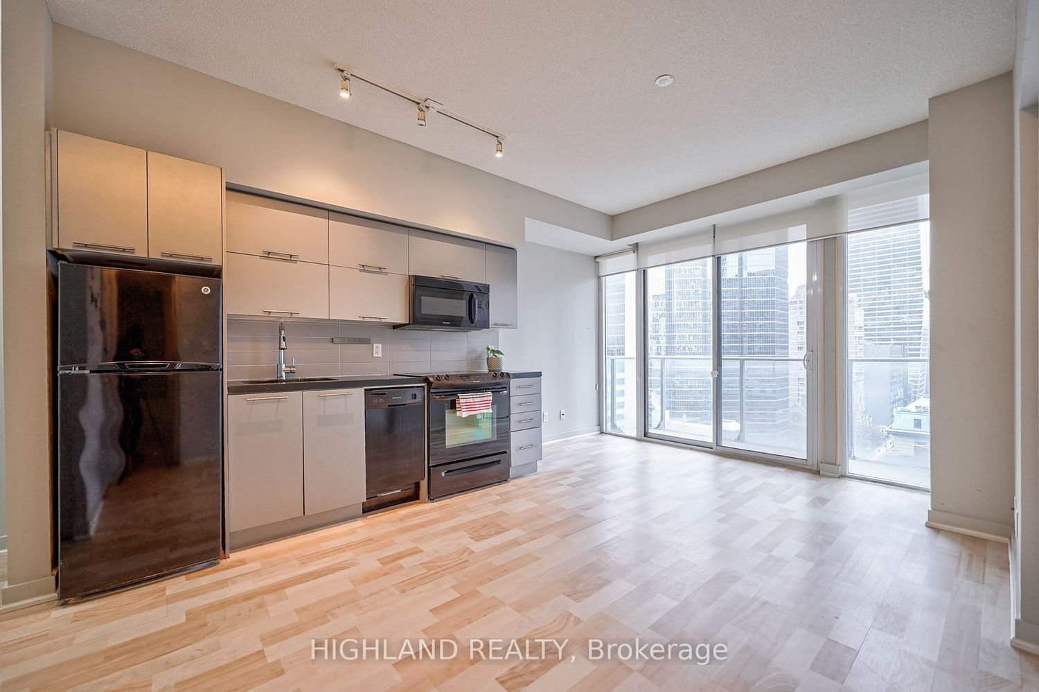 126 Simcoe St, unit 1409 for rent - image #6