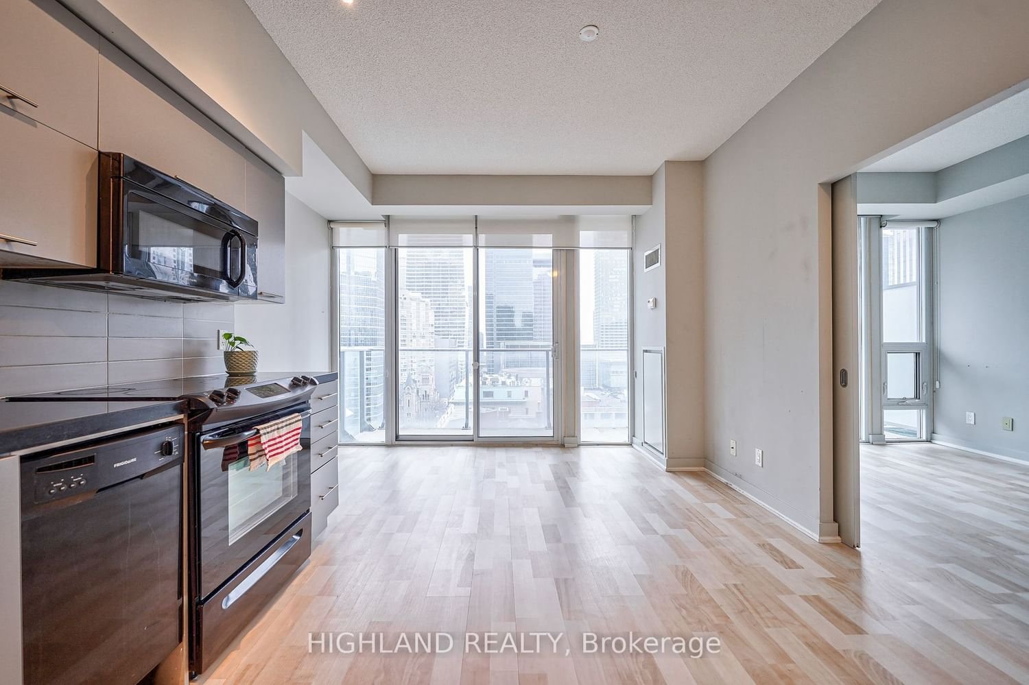 126 Simcoe St, unit 1409 for rent - image #7