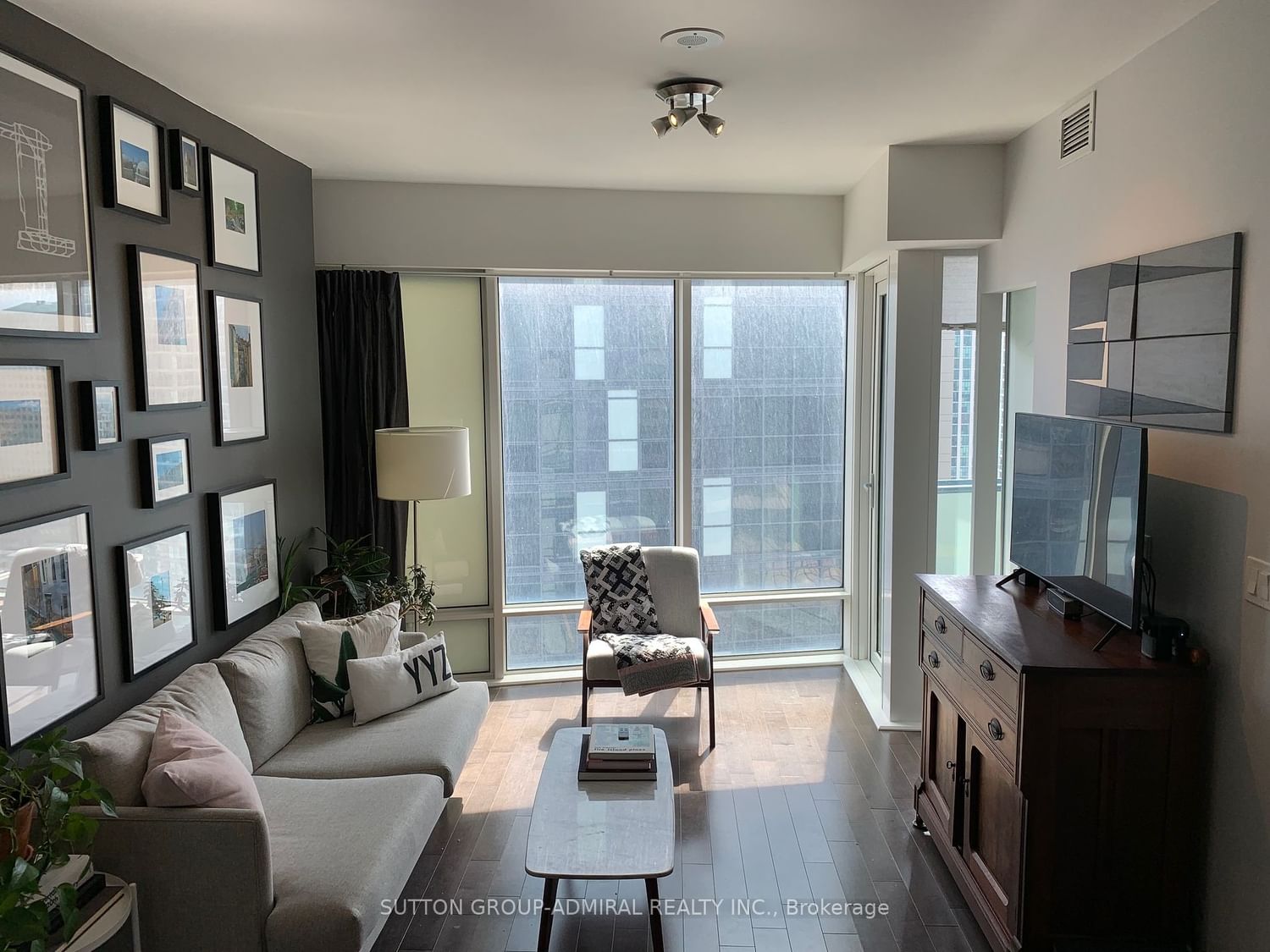 8 The Esplanade Ave, unit 2601 for rent