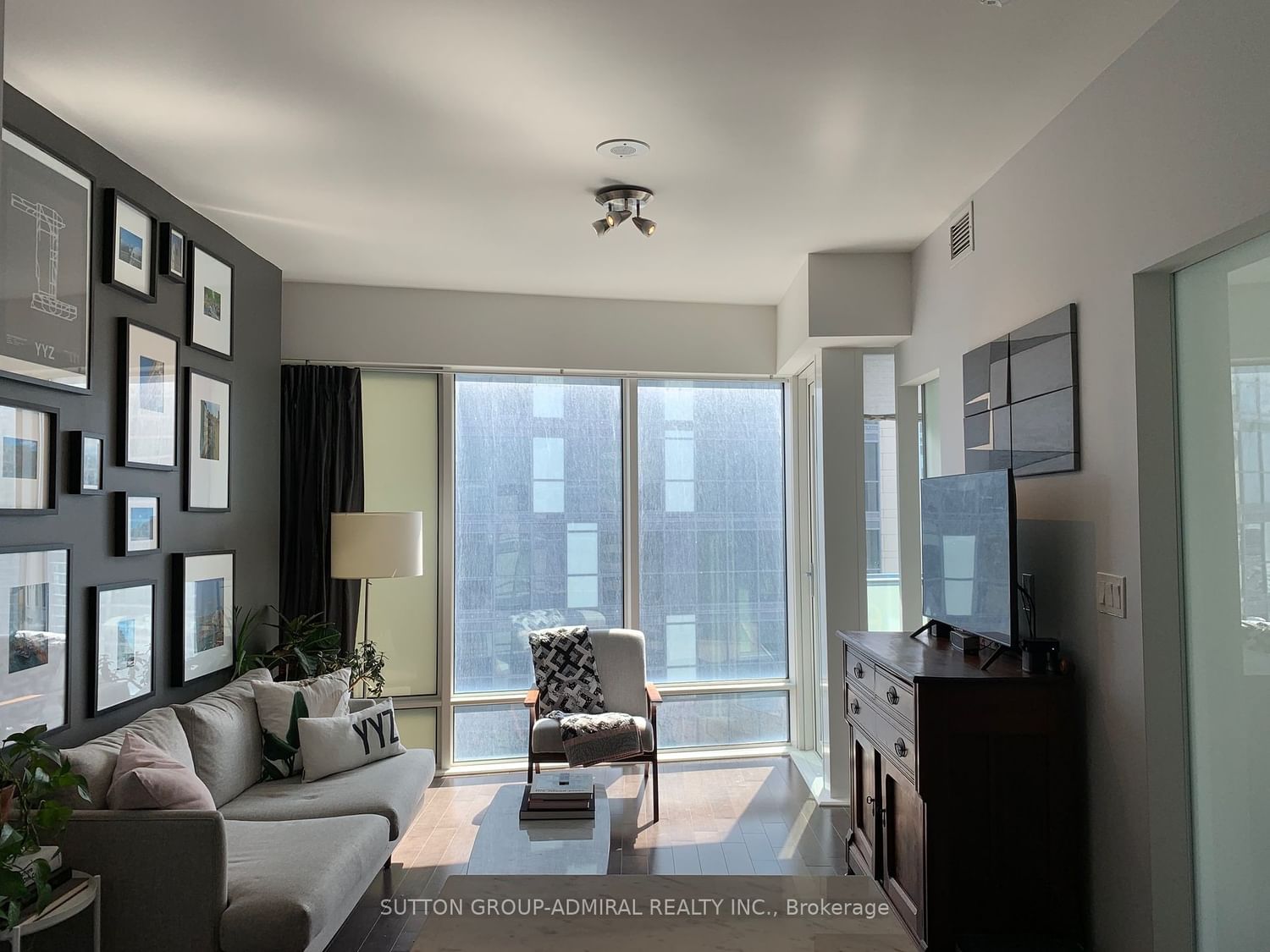 8 The Esplanade Ave, unit 2601 for rent