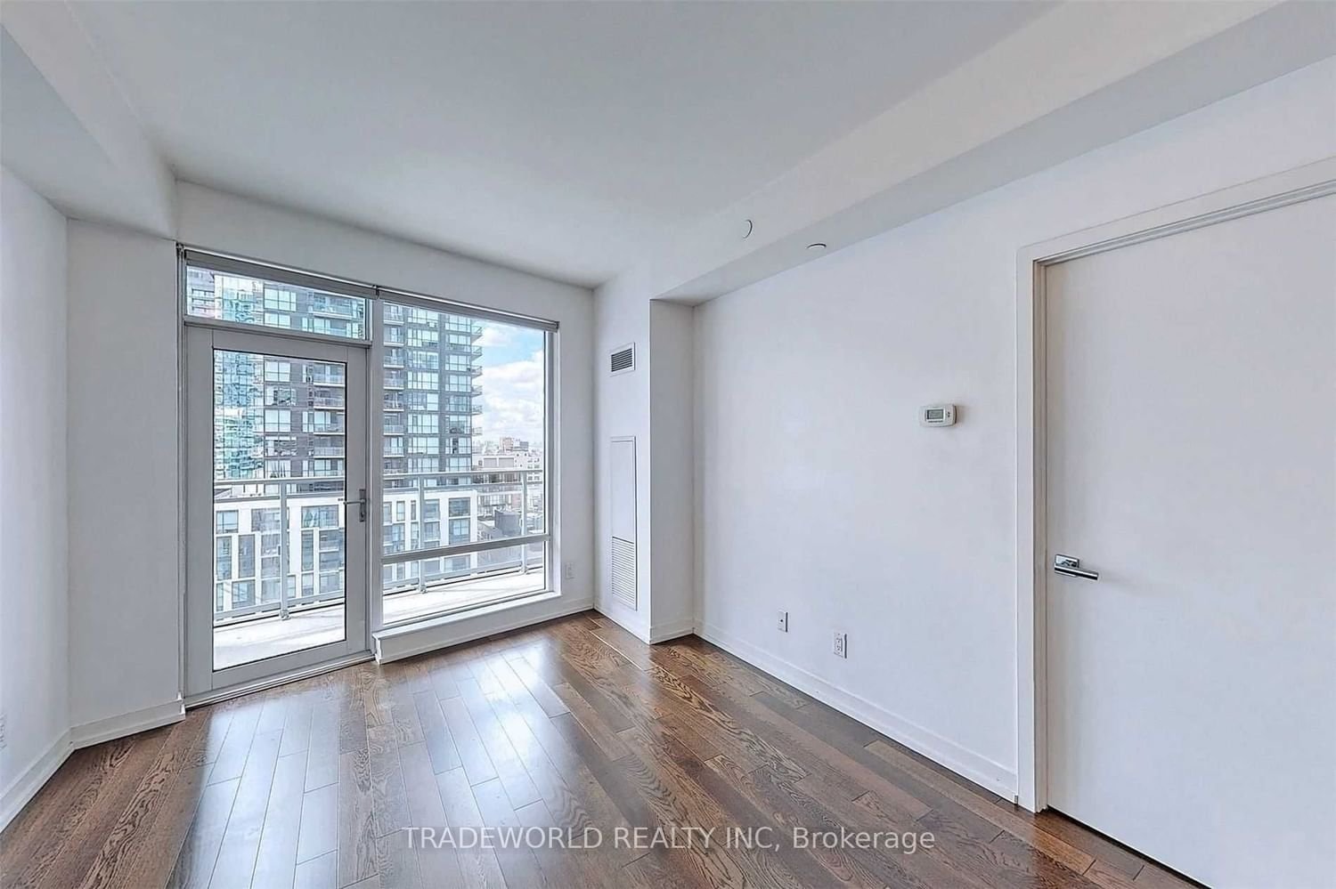 21 Widmer St, unit 1612 for rent - image #3