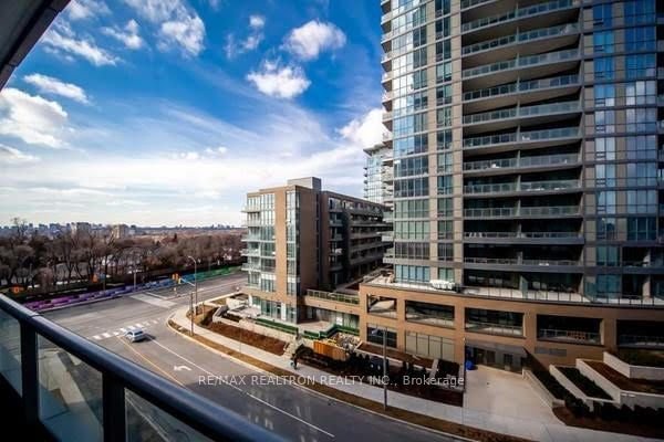 38 Forest Manor Rd, unit 301 for sale - image #1