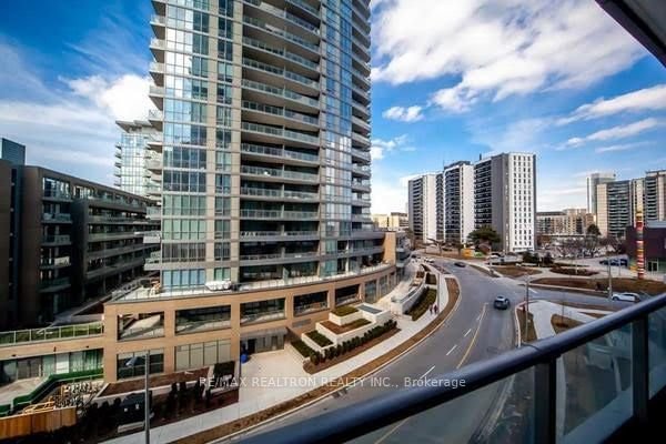 38 Forest Manor Rd, unit 301 for sale - image #2