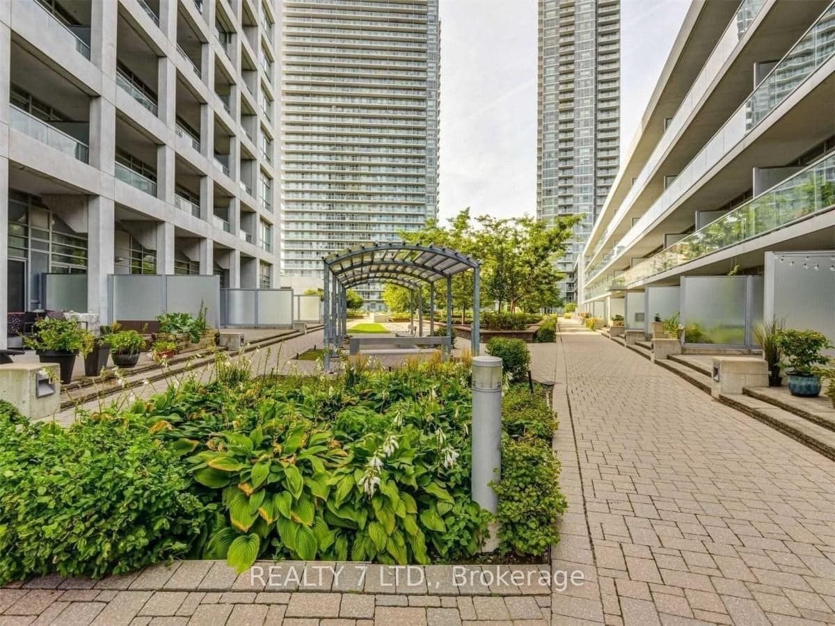 2035 Sheppard Ave E, unit 220 for rent - image #2