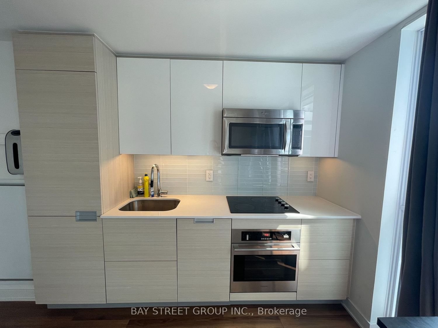 210 Simcoe St, unit 1012 for rent - image #3