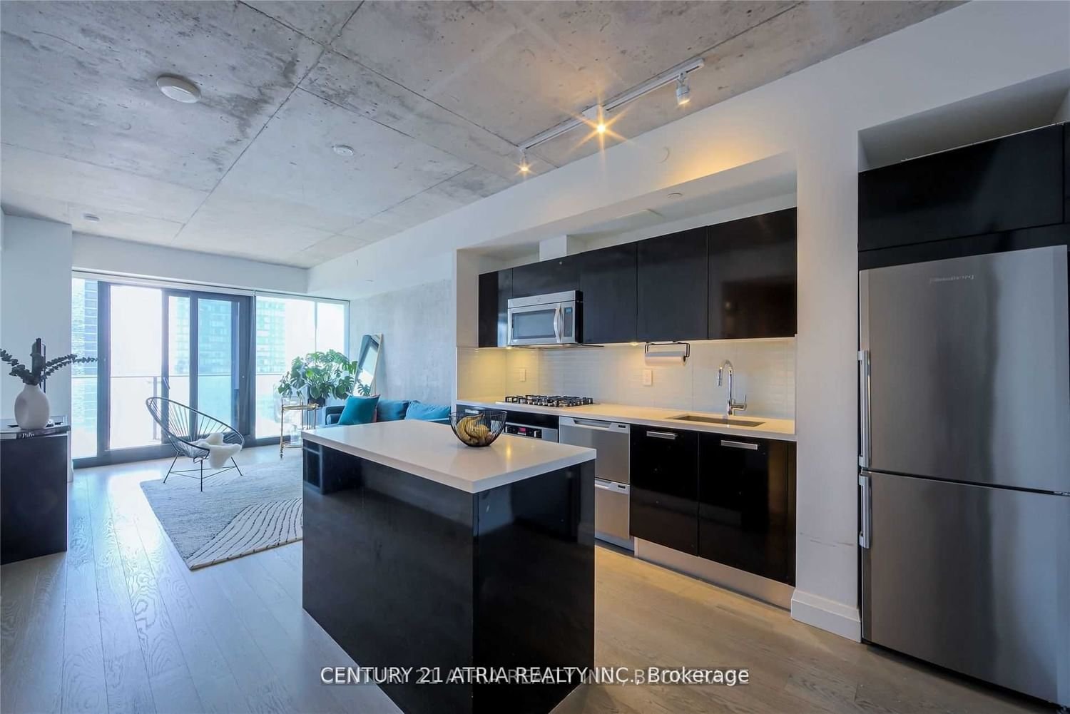 224 King St W, unit 2705 for rent - image #10