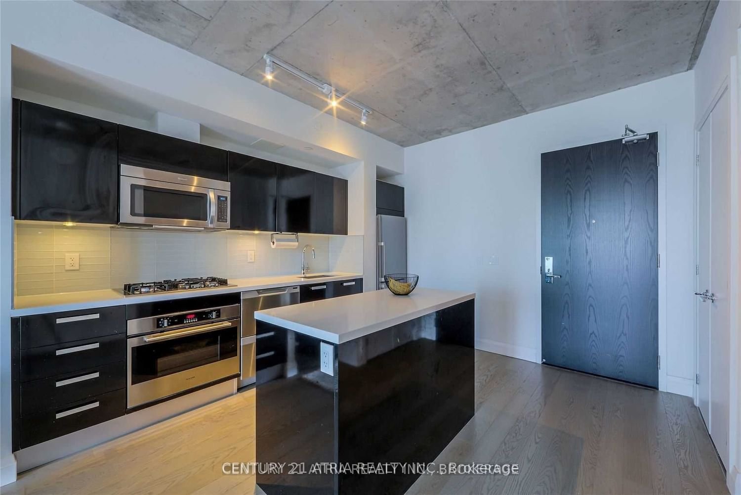 224 King St W, unit 2705 for rent - image #9