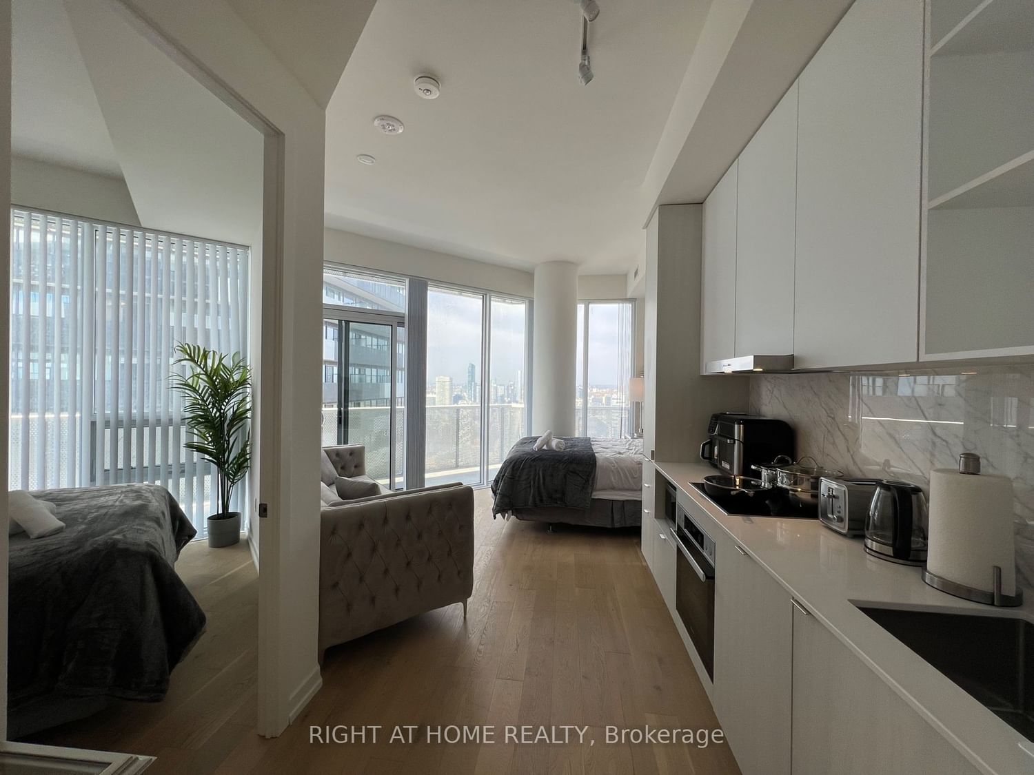 138 Downes St, unit Ph212 for rent