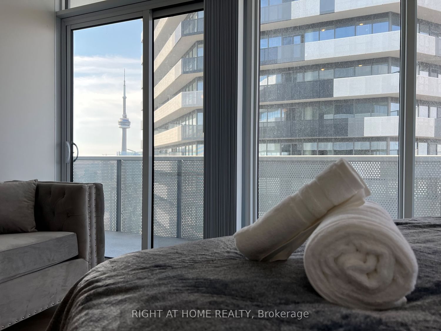 138 Downes St, unit Ph212 for rent