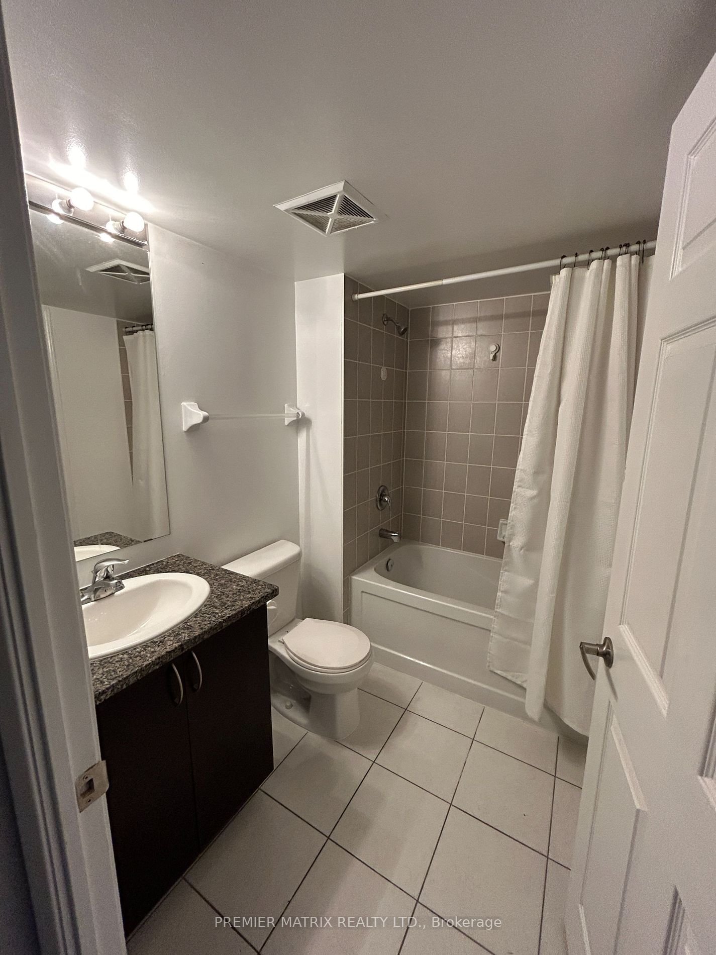 25 Lower Simcoe St, unit 912 for rent - image #5