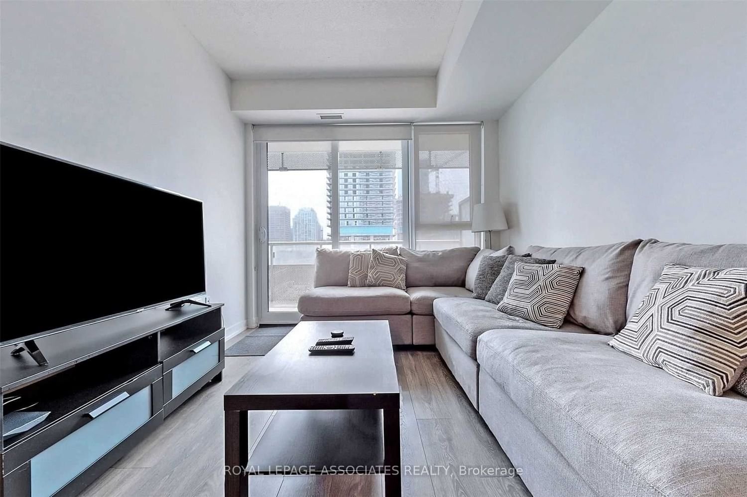15 Lower Jarvis St, unit 606 for rent - image #4