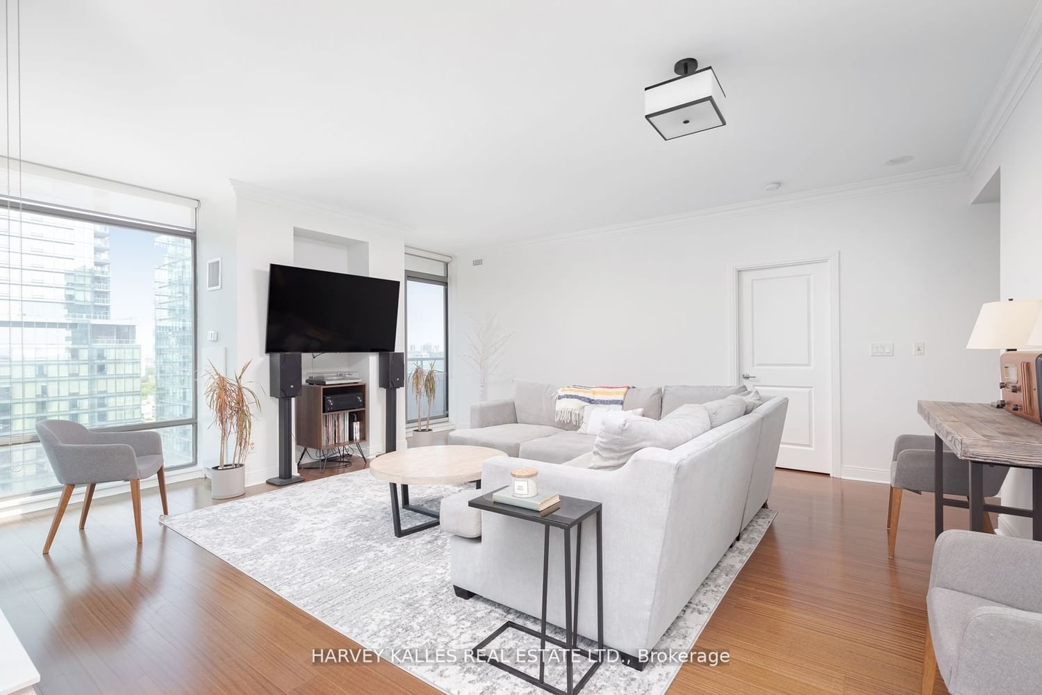 18 Yorkville Ave, unit 2403 for sale - image #3
