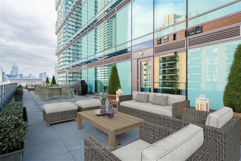 77 Charles St W, unit 1402 for sale - image #1