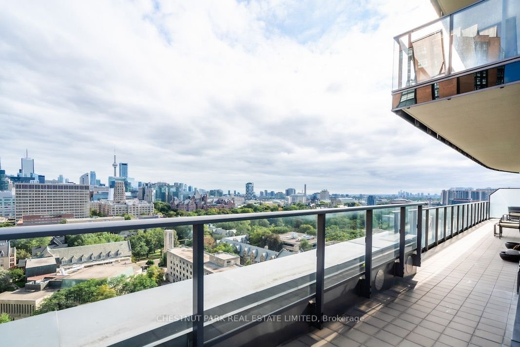 77 Charles St W, unit 1402 for sale - image #21