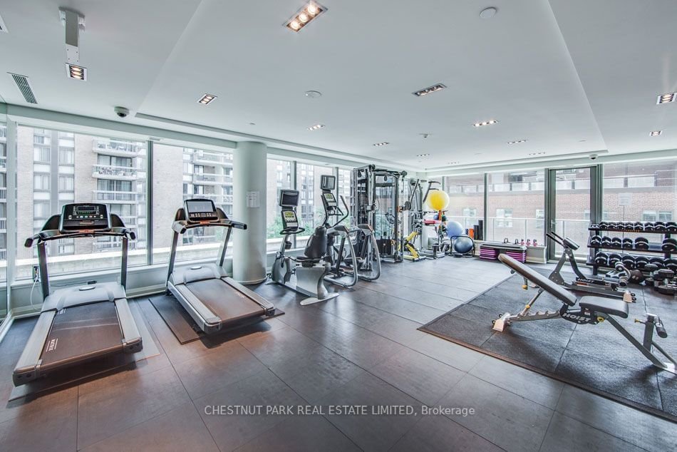 77 Charles St W, unit 1402 for sale - image #25