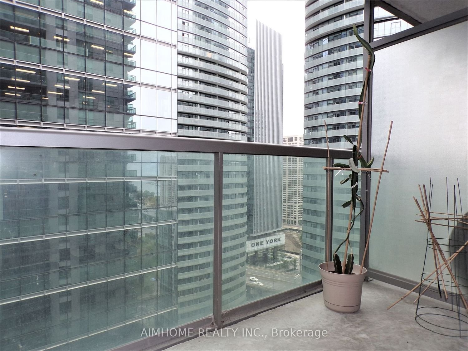 30 Grand Trunk Cres, unit 2708 for sale - image #19
