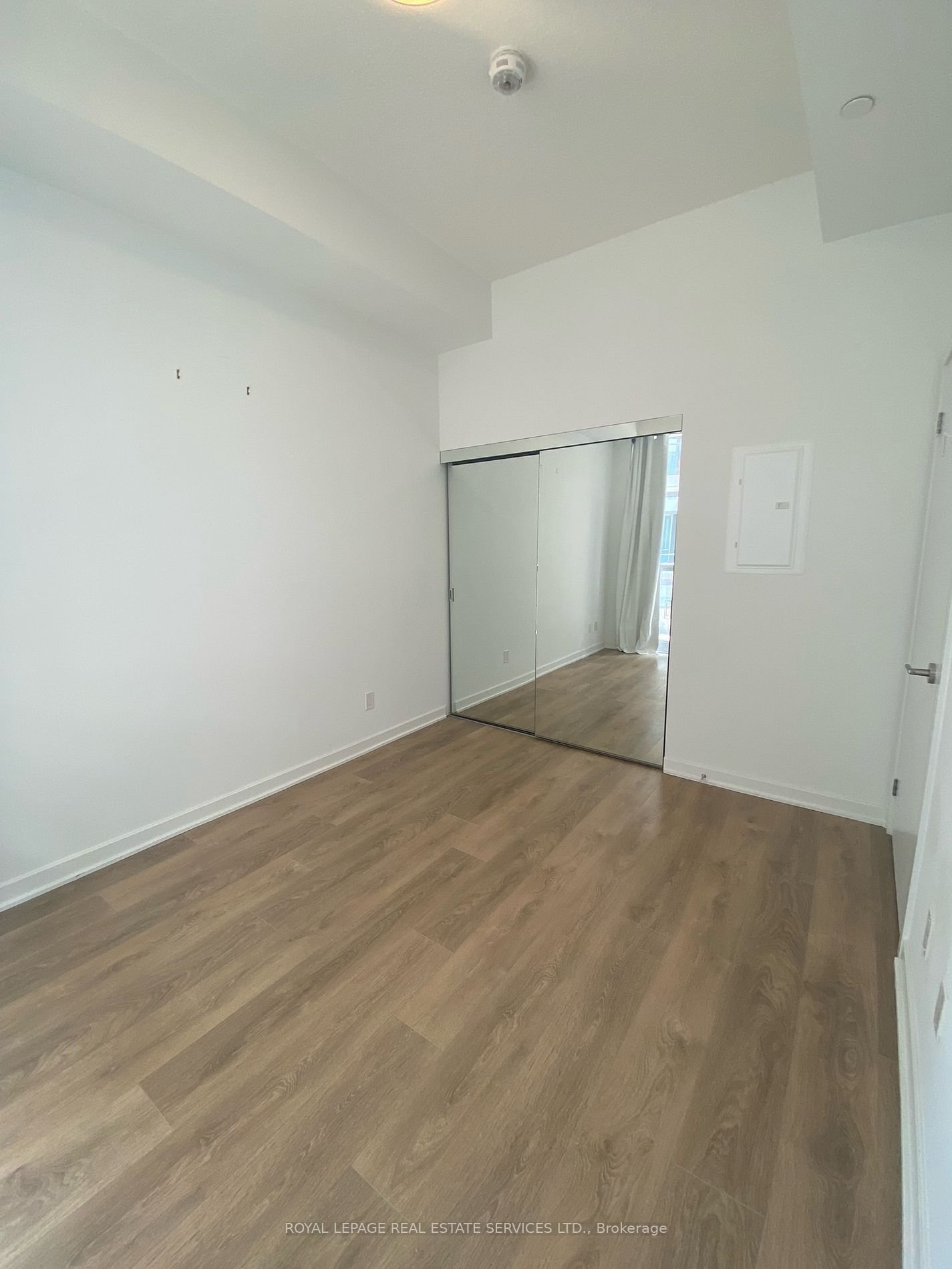 38 Forest Manor Rd, unit 318 for rent - image #8