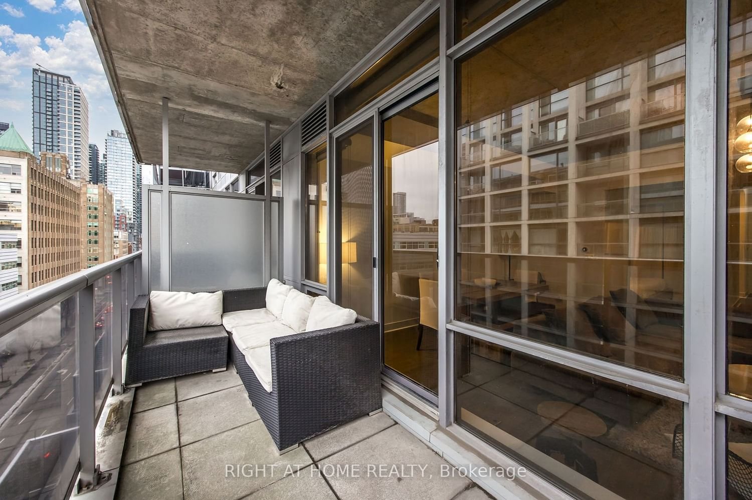 399 Adelaide St W, unit 718 for rent - image #26