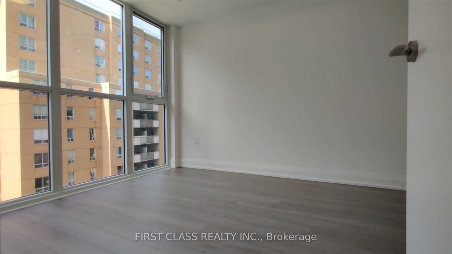 77 Mutual St, unit 707 for rent - image #11