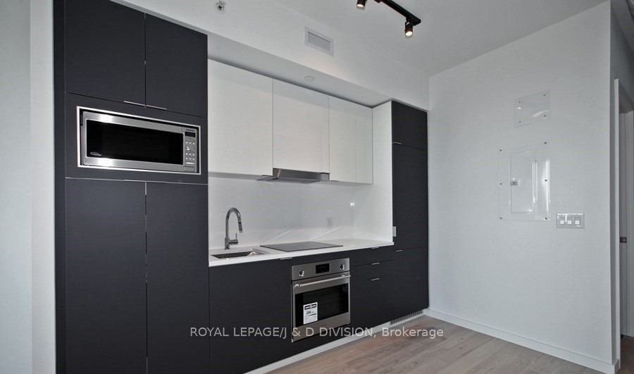 170 Bayview Ave, unit 819 for rent - image #4