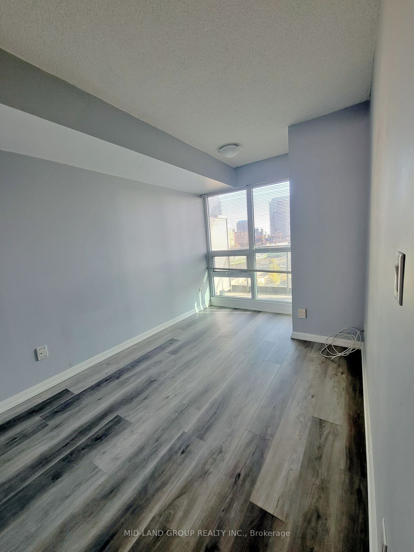 18 Yonge St, unit 1009 for rent