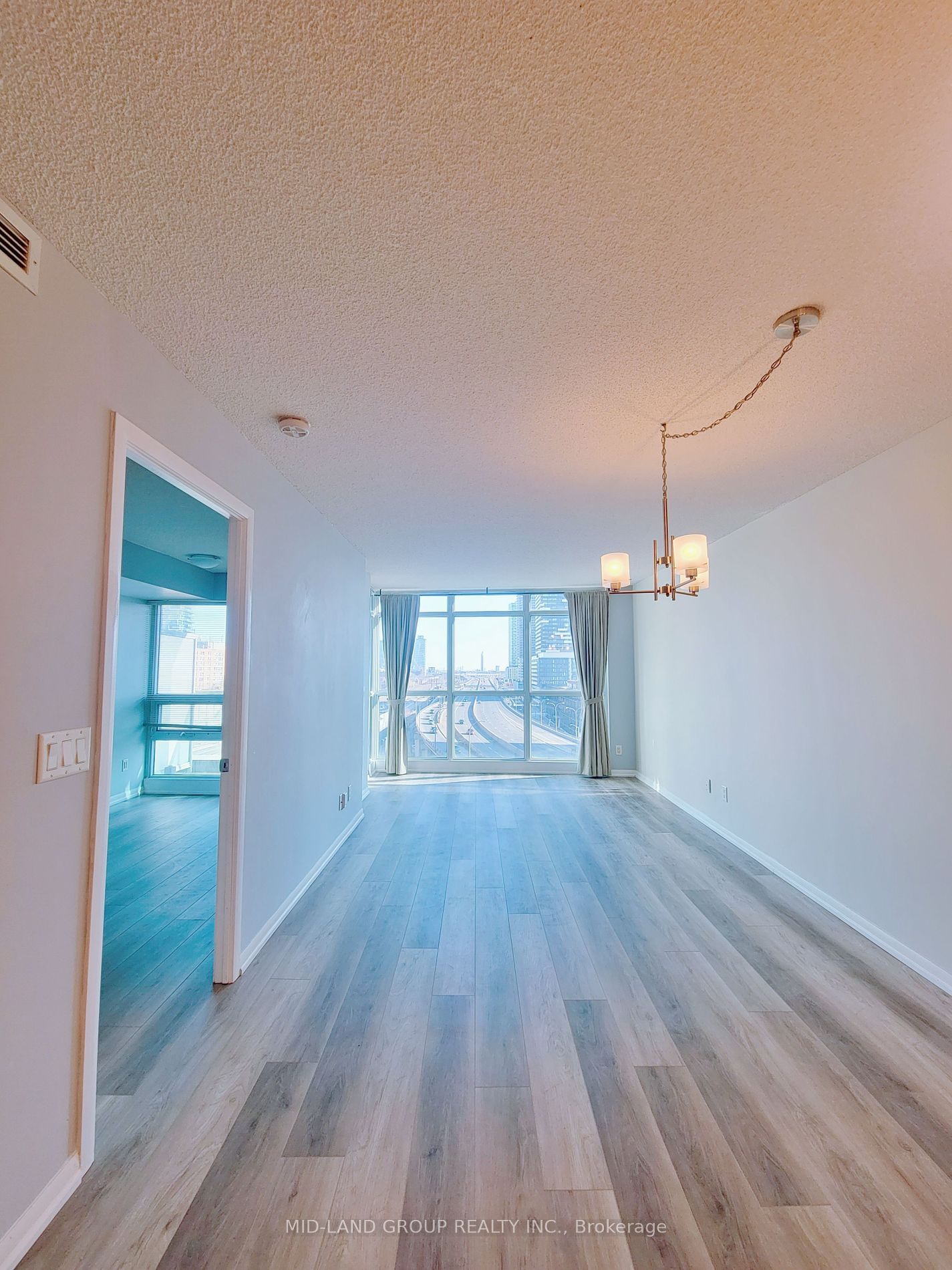 18 Yonge St, unit 1009 for rent